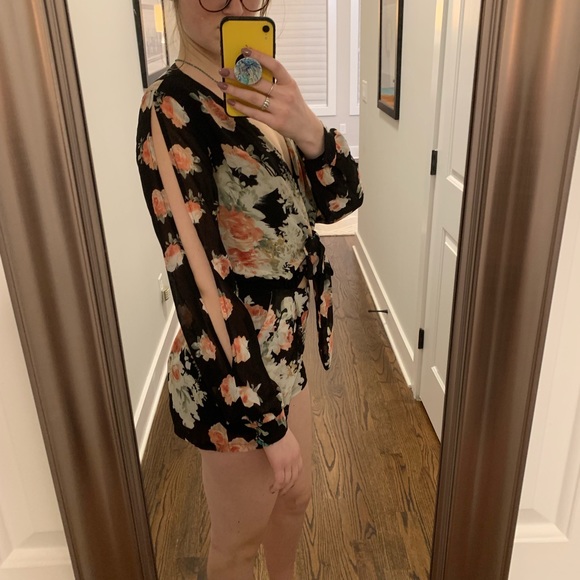 Floral Peep Romper - Picture 2 of 6